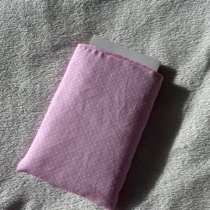 Housse de livre rose à pois blancs