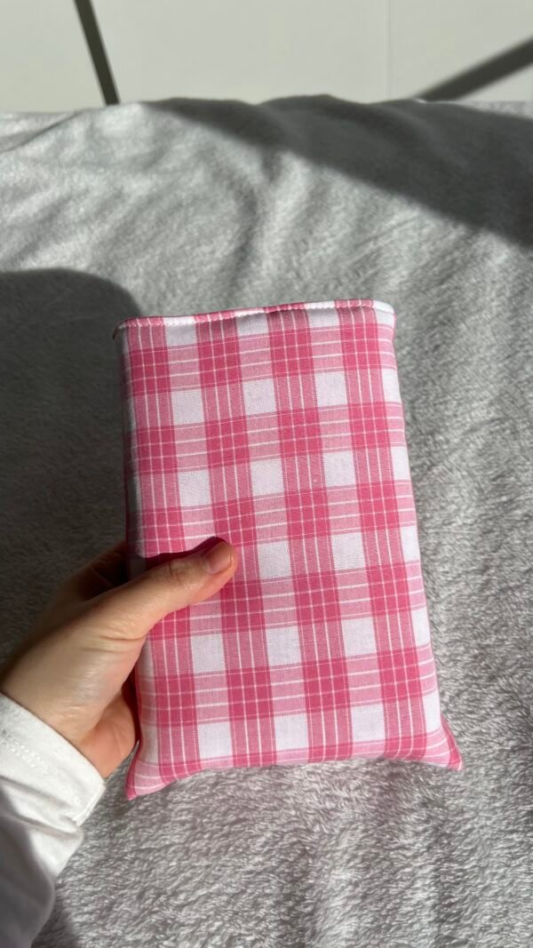 Housse de livre à carreaux roses