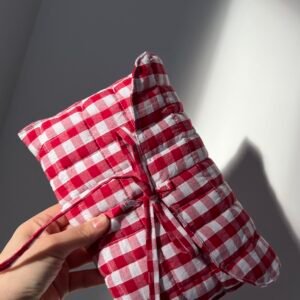 Housse de livre enveloppe vichy rouge matelassé