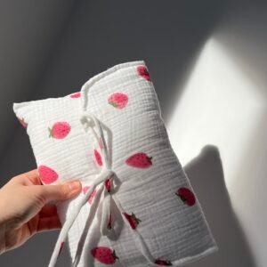 Housse de livre enveloppe fraises